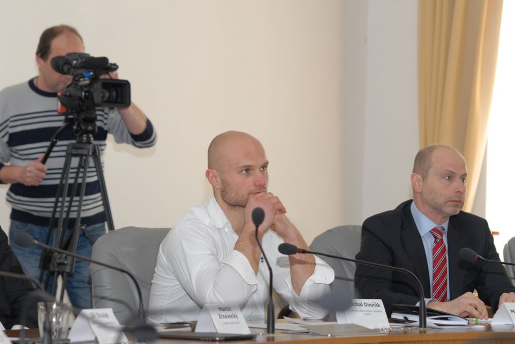 Naplno sportem bude žít během letní olympiády v brazilském Rio de Janeiro Plzeň. Jako jedno ze čtyř měst v České republice otevře svůj olympijský park, a to od 5. do 21. srpna. Areál s pódiem, velkoplošnými obrazovkami, zázemím pro občerstvení, odpočinek, ale i sekcemi pro aktivní sport vznikne za obchodním centrem Plaza. Návštěvníkům nabídne přenosy z Ria, závody, exhibice, koncerty, autogramiády a další. Kromě toho Plzeň zpřístupní řadu sportovišť, spustí unikátní štafetu i příměstské tábory a kempy pro několik stovek dětí i mladých lidí a také chystá vlastní zahajovací ceremoniál. (foto: 17.3.2016)