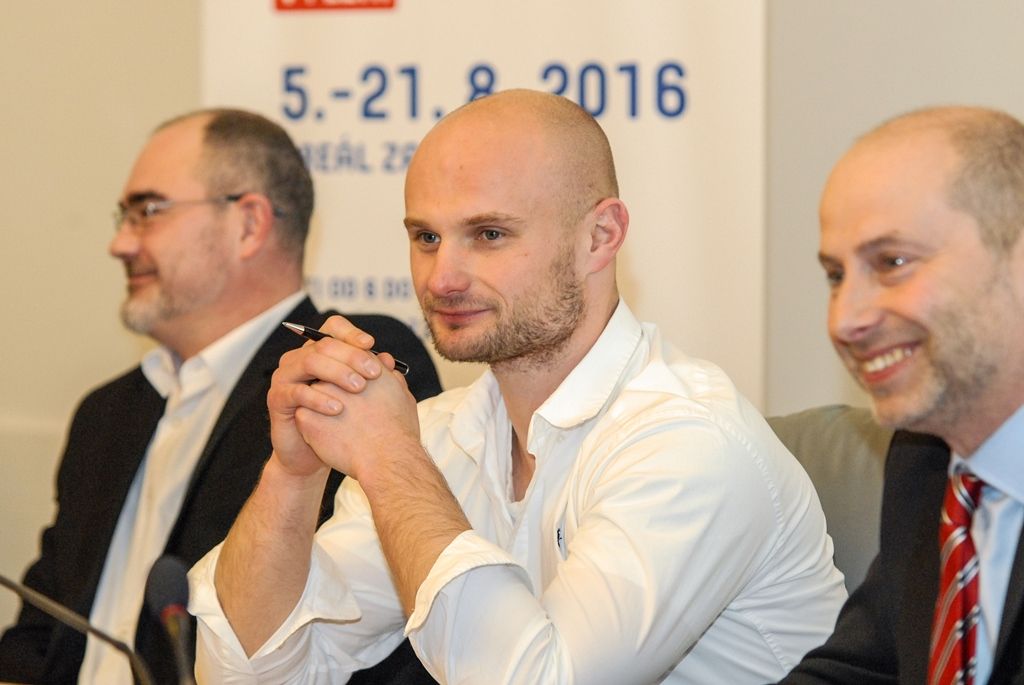 Naplno sportem bude žít během letní olympiády v brazilském Rio de Janeiro Plzeň. Jako jedno ze čtyř měst v České republice otevře svůj olympijský park, a to od 5. do 21. srpna. Areál s pódiem, velkoplošnými obrazovkami, zázemím pro občerstvení, odpočinek, ale i sekcemi pro aktivní sport vznikne za obchodním centrem Plaza. Návštěvníkům nabídne přenosy z Ria, závody, exhibice, koncerty, autogramiády a další. Kromě toho Plzeň zpřístupní řadu sportovišť, spustí unikátní štafetu i příměstské tábory a kempy pro několik stovek dětí i mladých lidí a také chystá vlastní zahajovací ceremoniál. (foto: 17.3.2016)