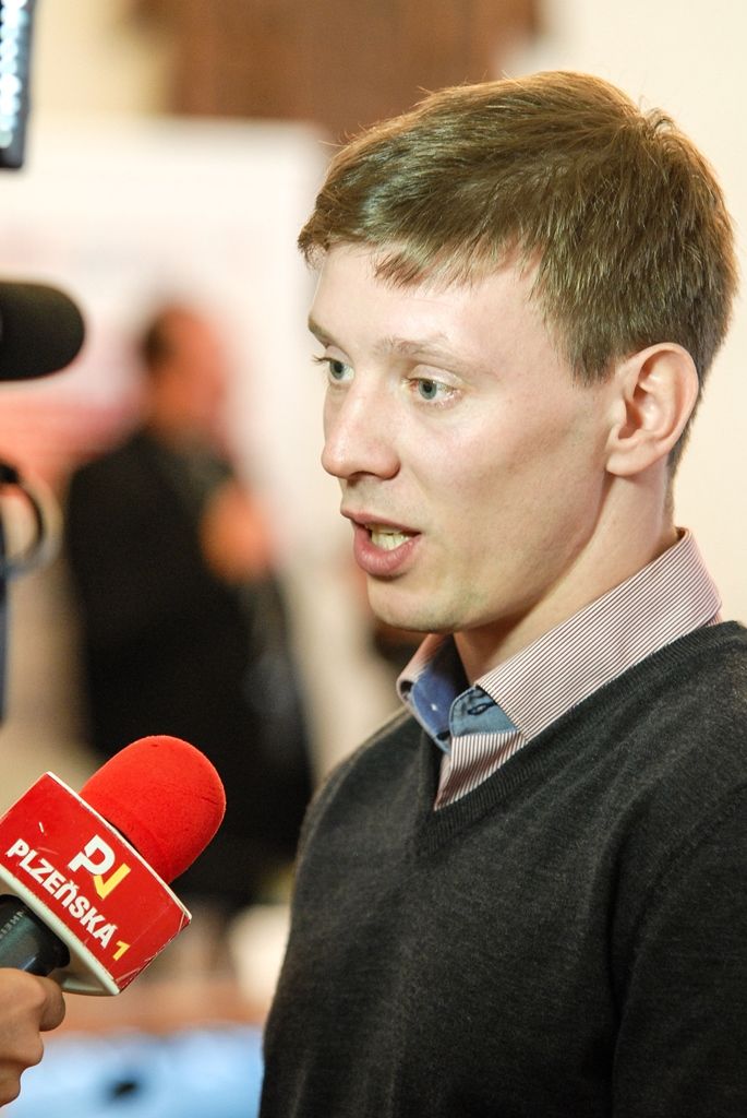 Naplno sportem bude žít během letní olympiády v brazilském Rio de Janeiro Plzeň. Jako jedno ze čtyř měst v České republice otevře svůj olympijský park, a to od 5. do 21. srpna. Areál s pódiem, velkoplošnými obrazovkami, zázemím pro občerstvení, odpočinek, ale i sekcemi pro aktivní sport vznikne za obchodním centrem Plaza. Návštěvníkům nabídne přenosy z Ria, závody, exhibice, koncerty, autogramiády a další. Kromě toho Plzeň zpřístupní řadu sportovišť, spustí unikátní štafetu i příměstské tábory a kempy pro několik stovek dětí i mladých lidí a také chystá vlastní zahajovací ceremoniál. (foto: 17.3.2016)