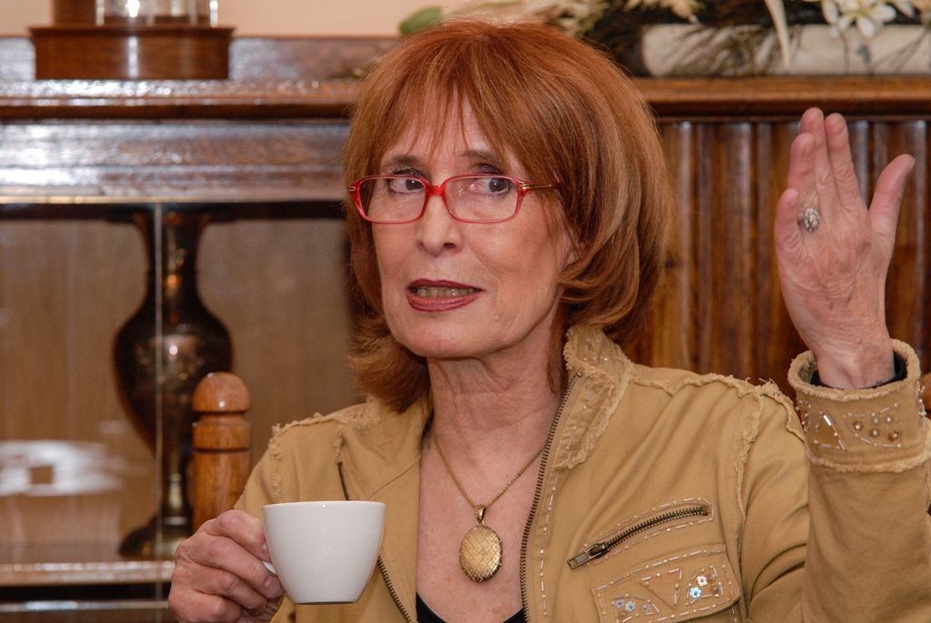 Členku činohry Divadla Josefa Kajetána Tyla v Plzni Moniku Švábovou přijal u příležitosti jejích 70. narozenin primátor města Martin Zrzavecký a první náměstek Martin Baxa. (foto: 24.3.2016)