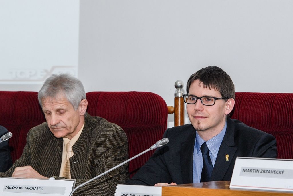 Digitalizace průmyslu a dopravy byla tématem 4. ročníku konference z cyklu Smart City. Ve sněmovním sále plzeňské radnice ji ve středu zahájil primátor města Martin Zrzavecký, pod jehož záštitou se konference konala. Za město Plzeň se jí zúčastnili také náměstci Pavel Kotas a Petr Náhlík. (foto: 30.3.2016)