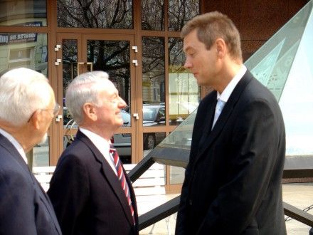 Pietní akt - u památníku v Husově ulici