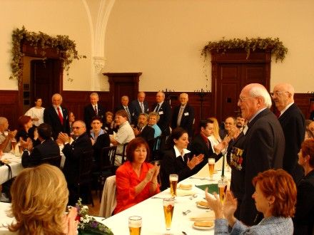 Slavnostní oběd pořádaný americkým ambasadorem Villiamem Cabanissem