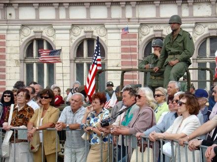 Koncert USAFE Jazz Band před Peklem