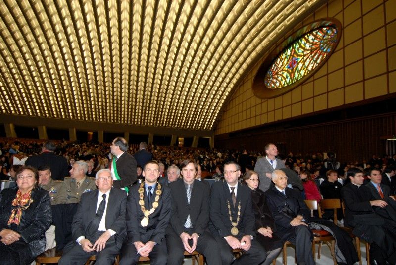 Zástupci plzeňského regionu v první řadě při audienci