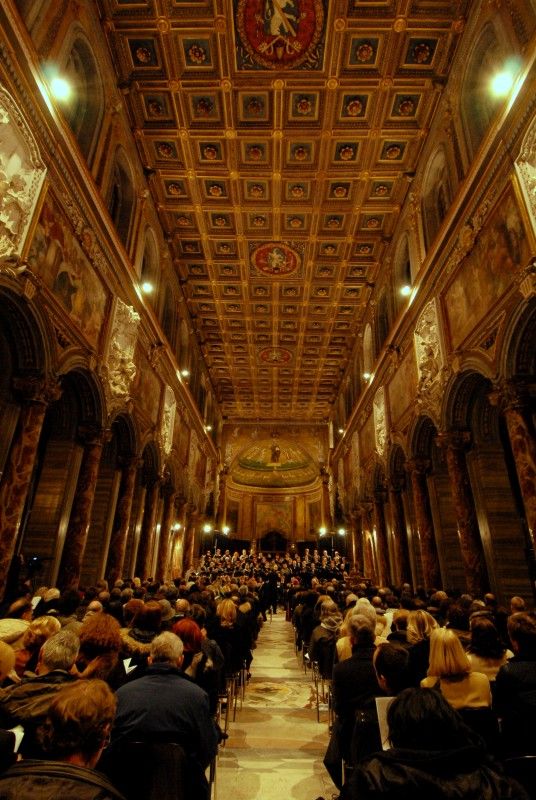 Zaplněná bazilika sv. Marka