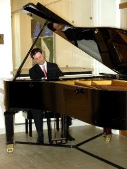 Galerie Masné krámy - matiné amerického jazzového klavíristy Adama Birnbauma