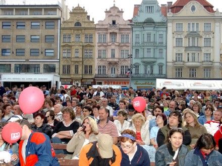 Open scéna na náměstí Republiky v Plzni