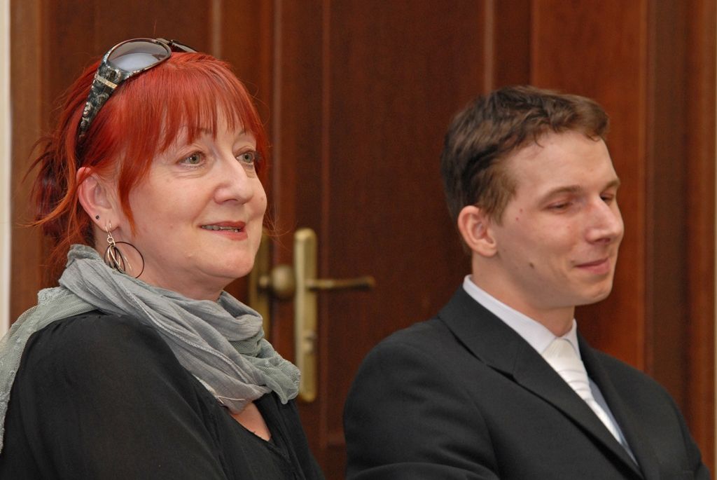 Mimořádného úspěchu dosáhla místní divadla, když v závěru března převzali na scéně Národního divadla v Praze tři plzeňští umělci Ceny Thálie za rok 2014 – Ivana Veberová, Richard Ševčík a Blanka Josephová-Luňáková. (foto. 14.4.2015)