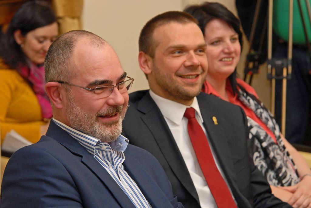 Mimořádného úspěchu dosáhla místní divadla, když v závěru března převzali na scéně Národního divadla v Praze tři plzeňští umělci Ceny Thálie za rok 2014 – Ivana Veberová, Richard Ševčík a Blanka Josephová-Luňáková. (foto. 14.4.2015)