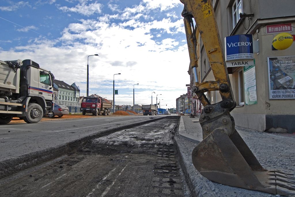 Stavební stroje začaly s rekonstrukcí Borské ulice v Plzni, doprava v místě je omezena
