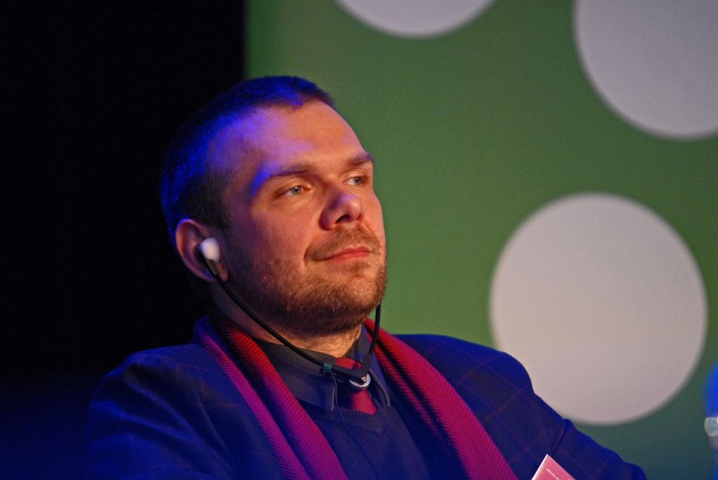 Součástí programu projektu Plzeň – Evropské hlavní město kultury 2015 jsou vedle desítek kulturních událostí také inspirativní konference a debaty reflektující evropskou myšlenku a výzvy, které ovlivňují směřování současné evropské společnosti. Významnou konferenci Fórum Plzeň s podtitulem Kulturní vize, bohatství měst: mandát občanů v životě města připravila společnost Plzeň 2015 ve spolupráci s iniciativou A Soul for Europe. Účastníci konference debatovali také o tom, jak kultura v kontextu projektu přispívá k zapojení občanů a pomáhá v hledání odpovědí na aktuální problémy, jako jsou rostoucí populismus, radikalizace společnosti či hledání společné vize. Cílem setkání bylo najít takové cesty, kde města i občané mohou aktivně přispět ke společné evropské myšlence a rozvíjet demokracii a svobodu. (foto: 17.4.2015)
