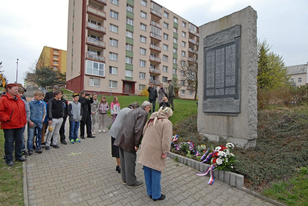Slavnosti svobody 2015 - První vzpomínková setkání připomněla oběti náletů z roku 1945