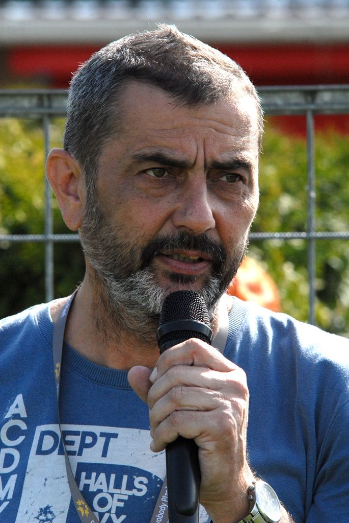 Výhrou 16:3 pro domácí skončilo v pondělí jedinečné fotbalové utkání, které se uskutečnilo jako součást oslav 70. výročí osvobození Plzně americkou armádou. Na hřišti v Luční ulici se proti sobě postavily týmy staré gardy FC Viktorie Plzeň a tým americké armády složený z členů klubů vojenské historie. Západočeská metropole si tím připomněla utkání, které se na stejném místě odehrálo na konci 2. světové války v roce 1945.