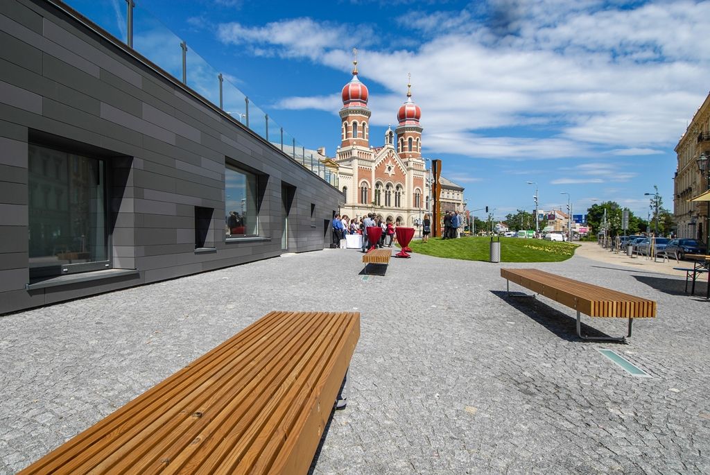 Město slavnostně otevřelo upravené divadelní terasy