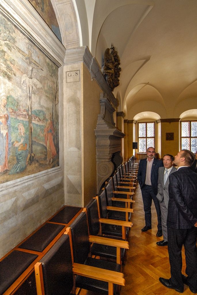 „Kanada má velký zájem na rozšíření hospodářské, obchodní a investiční spolupráce s Českou republikou. Nejen s Prahou, ale i s regiony v krajích, což je důvod mé cesty do Plzně. Jsme přesvědčeni, že je zde řada možností, jak posílit oboustranné investice a obchod,“ řekl při dnešním jednání s primátorem města Martinem Zrzaveckým a prvním náměstkem Martinem Baxou velvyslanec Kanady v České republice J. E. Otto Jelinek. Právě Plzeň je pro kanadské firmy velmi důležitá a představuje pro ně významné město se specifickými možnostmi. (foto: 17.6.2015)