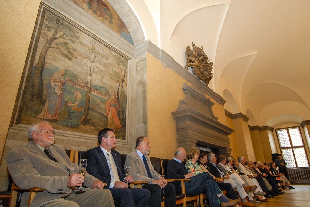 Zástupce plzeňského Rotary klubu a jejich zahraniční hosty uvítal dnes (19.6.2015) na plzeňské radnici ekonomický náměstek primátora Pavel Kotas. Přijetí se uskutečnilo u příležitosti 25. Mezinárodního setkání Rotary klubů, které se koná od 17. do 21. června v Plzni. „Jsem rád, že Vám mohu touto cestou poděkovat za Vaši charitativní činnost, kterou projevujete také na území města Plzně. Jako příklad si dovoluji uvést spolupráci se školou pro sluchově postiženou mládež, pomoc po povodních v roce 2002 nebo péči o dětský domov,“ řekl přítomným Pavel Kotas.