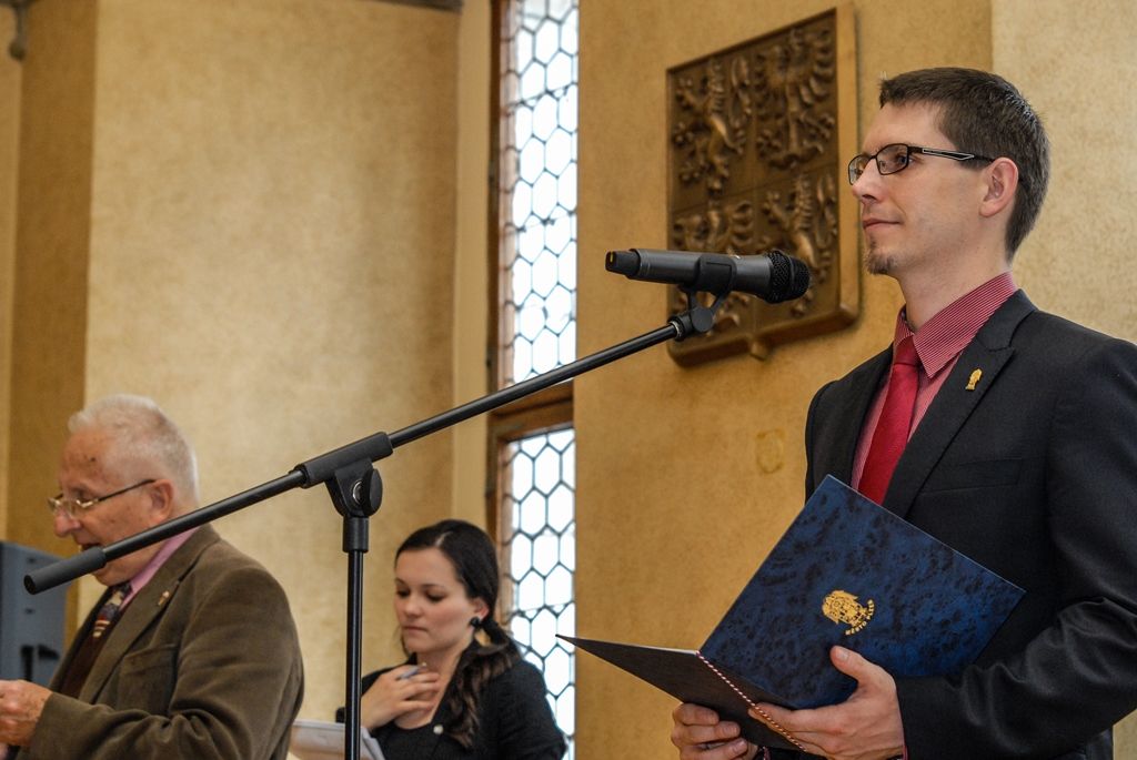 Zástupce plzeňského Rotary klubu a jejich zahraniční hosty uvítal dnes (19.6.2015) na plzeňské radnici ekonomický náměstek primátora Pavel Kotas. Přijetí se uskutečnilo u příležitosti 25. Mezinárodního setkání Rotary klubů, které se koná od 17. do 21. června v Plzni. „Jsem rád, že Vám mohu touto cestou poděkovat za Vaši charitativní činnost, kterou projevujete také na území města Plzně. Jako příklad si dovoluji uvést spolupráci se školou pro sluchově postiženou mládež, pomoc po povodních v roce 2002 nebo péči o dětský domov,“ řekl přítomným Pavel Kotas.