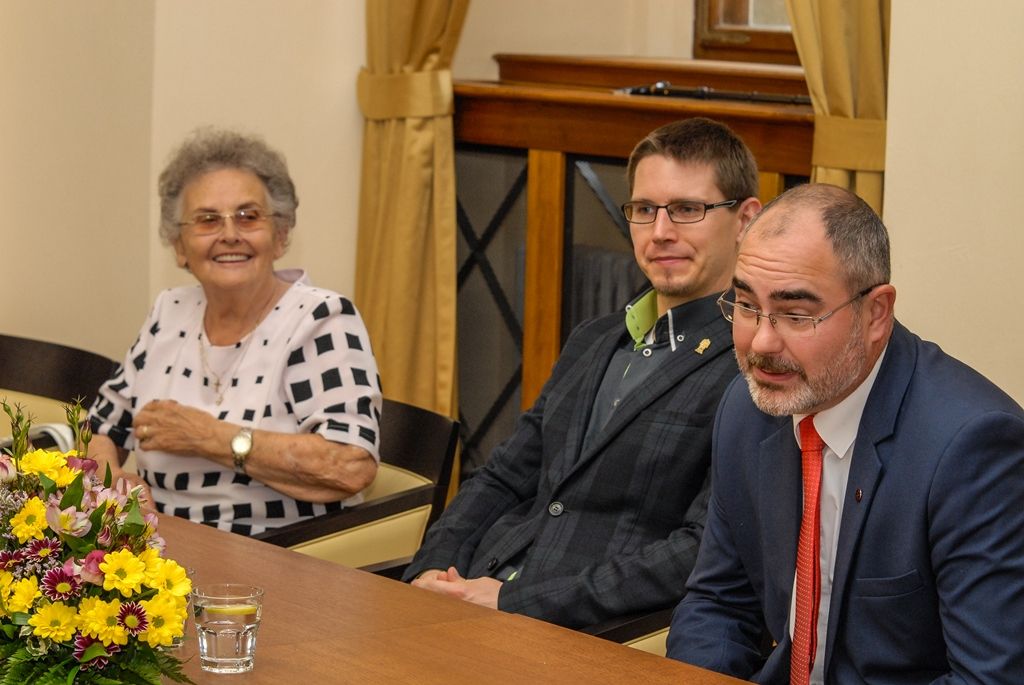 Senioři při setkání s primátorem a náměstkem pochválili plzeňskou MHD i službu Senior Expres