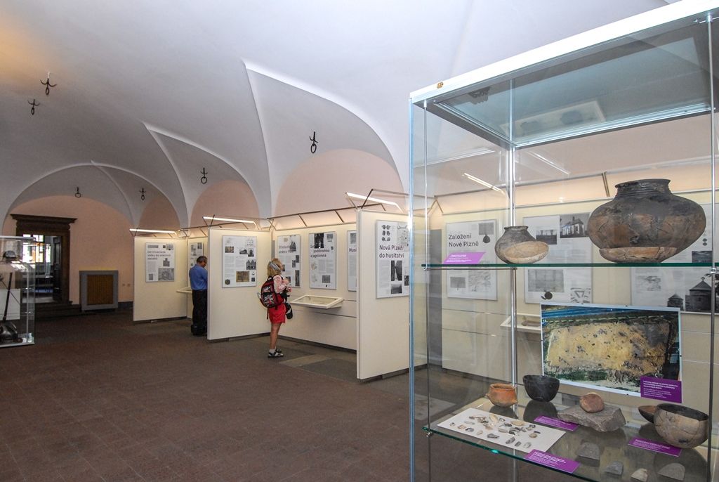 Výstava v mázhauzu plzeňské radnice nazvaná Plzeň – prvních pět století