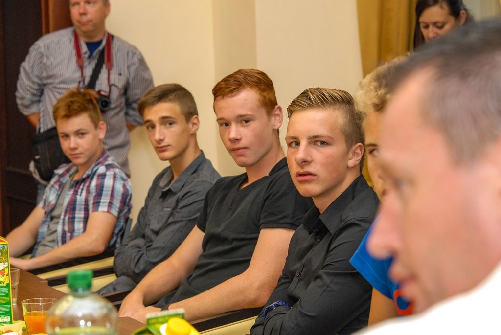 Na letní olympiádě dětí a mládeže, kterou v polovině června pořádal Plzeňský kraj, vybojovala děvčata stříbrné medaile, chlapci obsadili třetí místo. Těmito úspěchy přispěli k celkem 43 medailím, které reprezentanti Plzeňského kraje získali, čímž obsadili v celorepublikovém hodnocení čtvrtou příčku. Výbornou organizaci olympiády zpětně zhodnotili i trenéři obou družstev, kteří se dnešního (12.8.2015) setkání také zúčastnili.