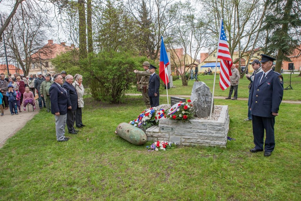 Slavnosti svobody 2016 - Pietní akt v Křimicích