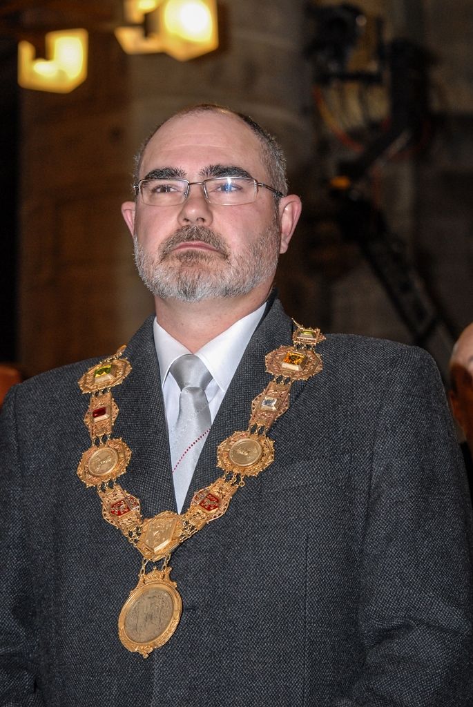 Poprvé v historii zažili Plzeňané v katedrále svatého Bartoloměje svěcení nového biskupa, do čela Plzeňské diecéze se dnes oficiálně postavil Mons. Tomáš Holub, kterého 12. února novým plzeňským biskupem jmenoval Svatý otec, papež František. Biskupské svěcení přijal z rukou pražského arcibiskupa, kardinála Dominika Duky, spolusvětiteli byli emeritní plzeňský biskup Mons. František Radkovský a řezenský biskup Dr. Rudolf Voderholzer. Po slavnostních okamžicích v katedrále sv. Bartoloměje nově vysvěcený plzeňský biskup Tomáš Holub, biskup František Radkovský, náměstci primátora Martin Baxa a Petr Náhlík i zástupci Armády České republiky vzdali úctu odvaze a dobrému srdci mladých mužů a žen, kteří se vylodili na starém kontinentu na plážích severní Francie a přes ohromné oběti přijeli do Československa. (foto: 30.4.2016)
