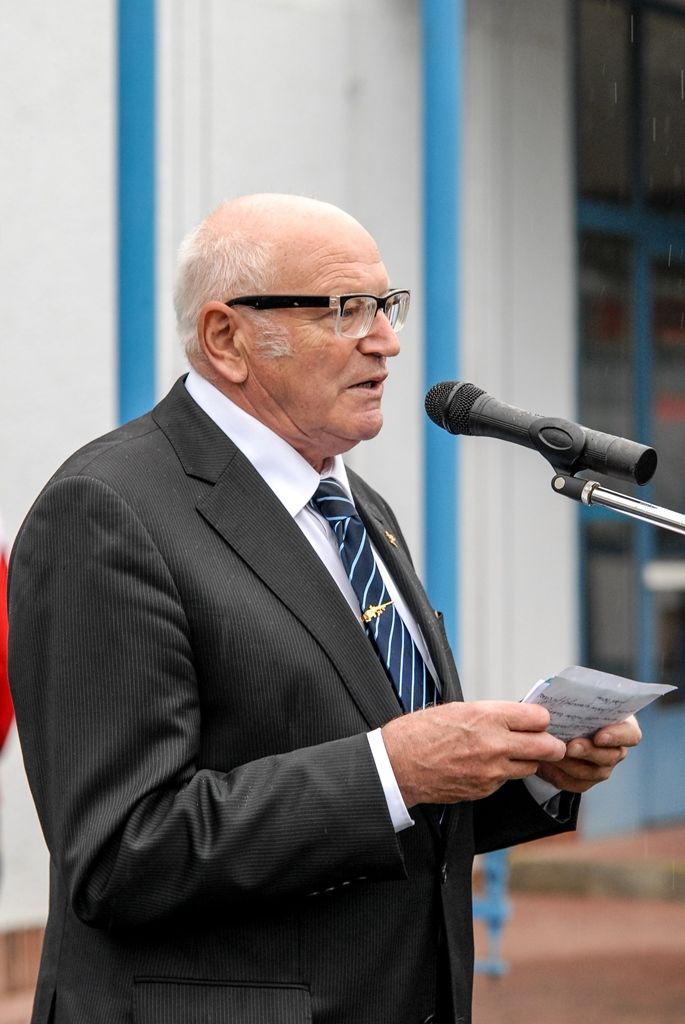 Armádní střelecký stadion Lobzy je od středy dějištěm Velké ceny osvobození ve sportovní střelbě. Slavnostního zahájení již tradiční největší střelecké mezinárodní soutěže na území České republiky, v níž o cenné kovy usilují sportovci z řady zemí světa, se zúčastnil také primátor města Plzně Martin Zrzavecký. Ten v krátkém proslovu zmínil nejen svůj vztah ke střeleckému areálu, blízko kterého vyrůstal a prožil dětství. Prestižnímu závodu také udělil záštitu. (foto: 4.5.2016)