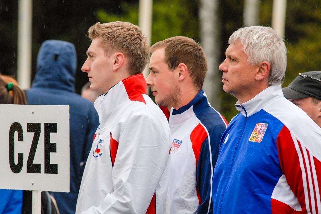 Armádní střelecký stadion Lobzy je od středy dějištěm Velké ceny osvobození ve sportovní střelbě. Slavnostního zahájení již tradiční největší střelecké mezinárodní soutěže na území České republiky, v níž o cenné kovy usilují sportovci z řady zemí světa, se zúčastnil také primátor města Plzně Martin Zrzavecký. Ten v krátkém proslovu zmínil nejen svůj vztah ke střeleckému areálu, blízko kterého vyrůstal a prožil dětství. Prestižnímu závodu také udělil záštitu. (foto: 4.5.2016)