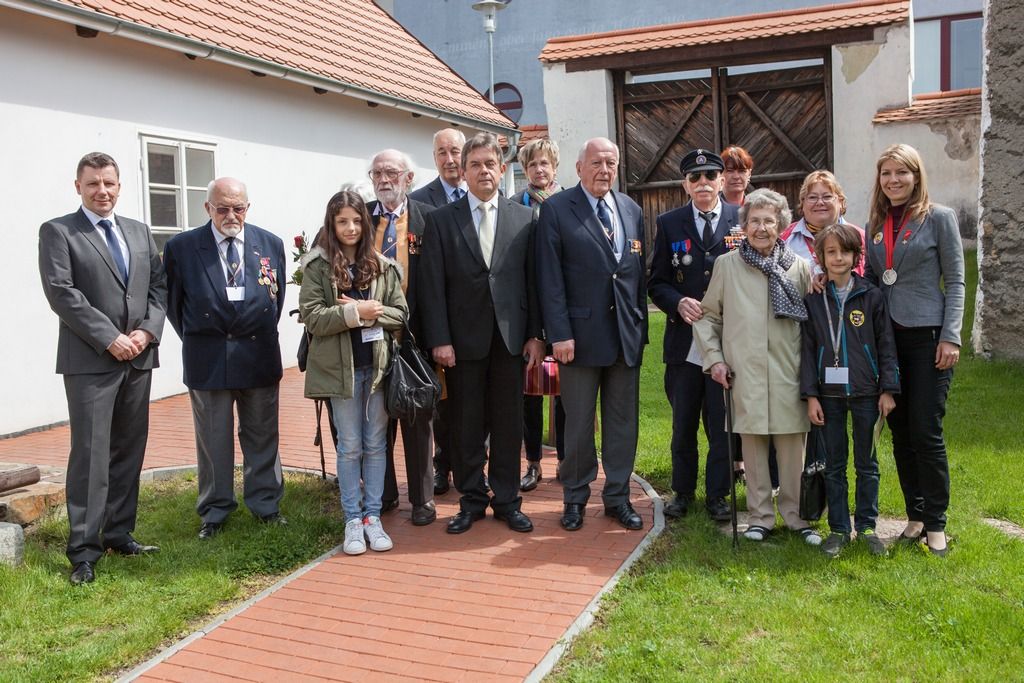 Belgičtí veteráni ve Staňkově (foto: V. Štaif, 5.5.2016)