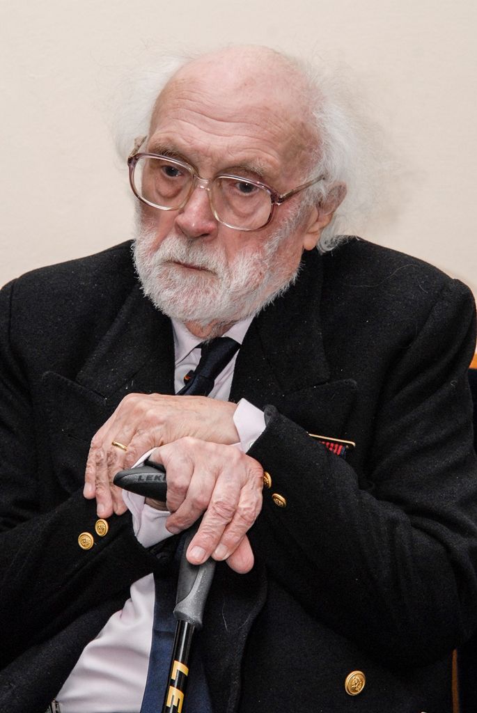 Program plzeňských oslav konce druhé světové války pokračuje druhý den v Plzni. Kromě nabitého programu, který mají nejcennější hosté Slavností svobody, tedy američtí a belgičtí veteráni, se zúčastnili i vzpomínkového setkání u pamětní desky Bratrstva 17. praporu belgických střelců a desky věnované 16. obrněné divizi americké armády v prostorách schodiště plzeňské radnice. Přítomni byli také zástupci města Plzně, primátor Martin Zrzavecký, první náměstek Martin Baxa a náměstkyně Eva Herinková. Do západočeské metropole u příležitosti oslav přijeli také velvyslankyně Belgického království v České republice J. E. François Gustin a velvyslanec Spojených států amerických J. E. Andrew Hirsch Schapiro, které před vzpomínkovým aktem přijal primátor města. (foto: 6.5.2016)