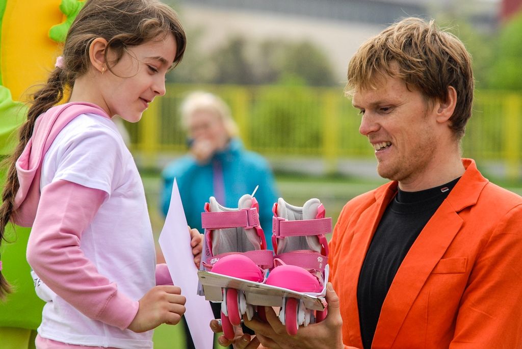 Největší sportovní akci určenou pro plzeňské mateřské školy si dnes užily děti na Atletickém stadionu města Plzně. Malí sportovci z 16 mateřinek zažili atmosféru velkých soutěží, síly změřili ve čtyřech individuálních disciplínách a jedné týmové soutěži. Absolutním vítězem se stala 91. mateřská škola, druhé místo vybojovala 90. a třetí 54. mateřská škola. (foto: M. Černý / M. Pecuch, 18.5.2016)