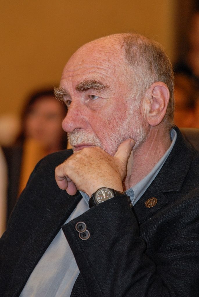 Signatář Charty ´77, novinář, publicista, spisovatel a dramatik Ivan Binar si dnes v západočeské metropoli převzal z rukou primátora Martina Zrzaveckého Cenu 1. června, prestižní ocenění udělované městem Plzeň. Získal ji za trvalou obhajobu a prosazování principů demokracie a lidských práv a svobod. Udělena mu byla při slavnostním zasedání Zastupitelstva města Plzně. To se koná pravidelně 1. června jako vzpomínka na veřejné vystoupení Plzeňanů proti totalitnímu režimu v roce 1953. Návrh na ocenění Ivana Binara podal Petr Náhlík, náměstek primátora pro oblast dopravy a životního prostředí. (foto: 1.6.2016)