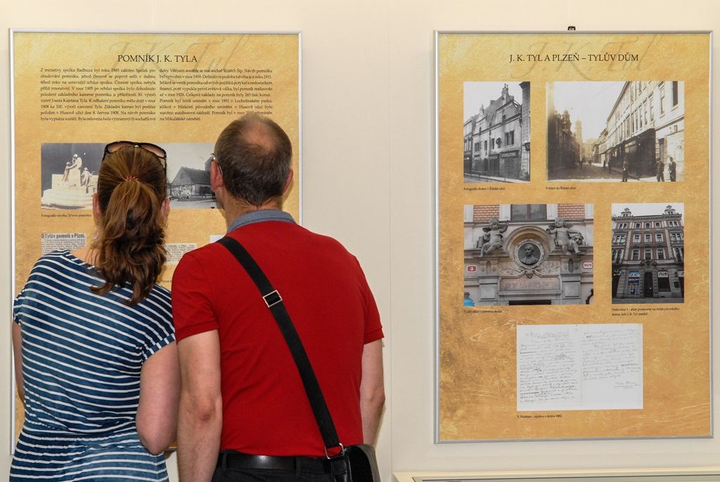 Výstava představuje část z Tylovy pozůstalosti