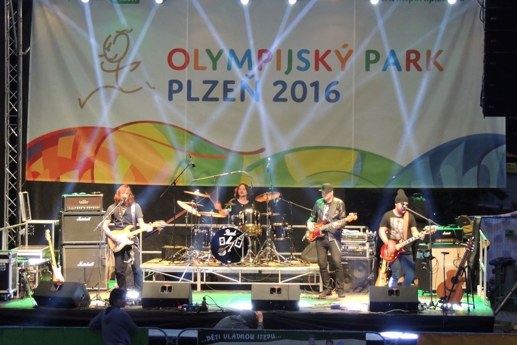 Olympijský park Plzeň má za sebou první týden provozu. Byl úspěšný i přes nestálé počasí. Velmi oblíbená jsou ranní cvičení i další sportovní a kulturní program parku. (foto: 8.-12.8.2016)