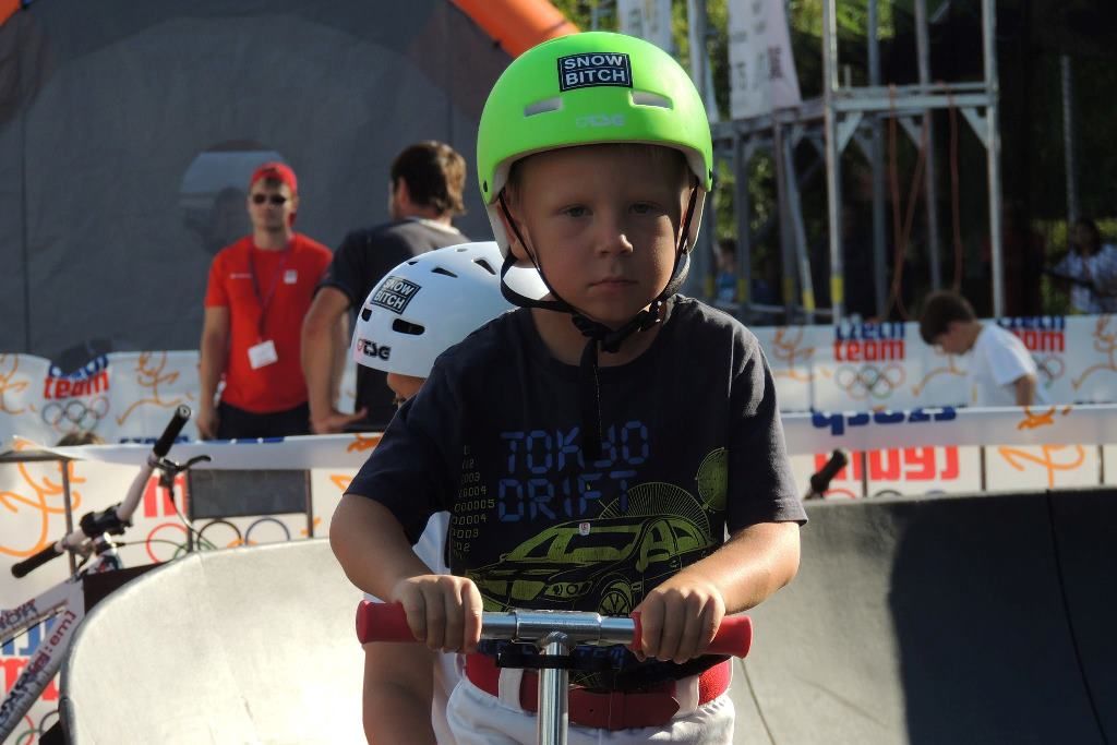 Olympijský park Plzeň má za sebou první týden provozu. Byl úspěšný i přes nestálé počasí. Velmi oblíbená jsou ranní cvičení i další sportovní a kulturní program parku. (foto: 8.-12.8.2016)