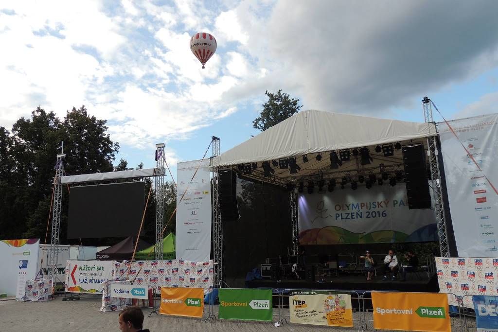 Olympijský park Plzeň má za sebou první týden provozu. Byl úspěšný i přes nestálé počasí. Velmi oblíbená jsou ranní cvičení i další sportovní a kulturní program parku. (foto: 8.-12.8.2016)
