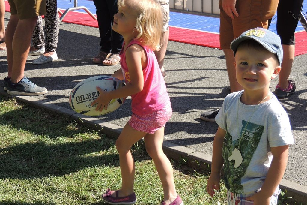 Olympijský park Plzeň má za sebou první týden provozu. Byl úspěšný i přes nestálé počasí. Velmi oblíbená jsou ranní cvičení i další sportovní a kulturní program parku. (foto: 8.-12.8.2016)