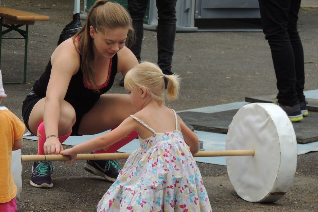Olympijský park Plzeň má za sebou první týden provozu. Byl úspěšný i přes nestálé počasí. Velmi oblíbená jsou ranní cvičení i další sportovní a kulturní program parku. (foto: 8.-12.8.2016)