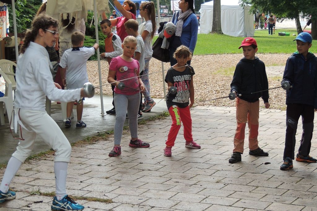 Olympijský park Plzeň má za sebou první týden provozu. Byl úspěšný i přes nestálé počasí. Velmi oblíbená jsou ranní cvičení i další sportovní a kulturní program parku. (foto: 8.-12.8.2016)