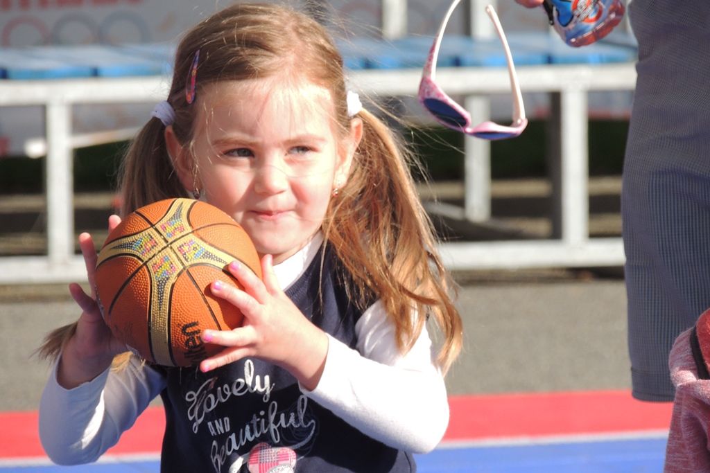 Olympijský park Plzeň má za sebou první týden provozu. Byl úspěšný i přes nestálé počasí. Velmi oblíbená jsou ranní cvičení i další sportovní a kulturní program parku. (foto: 8.-12.8.2016)