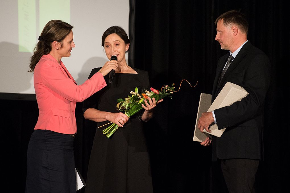 Baletní mistr Jiří Žalud, šéf plzeňské opery Tomáš Pilař, bývalý umělecký ředitel projektu Plzeň – Evropské hlavní město kultury 2015 Petr Forman a spolek Svět podle Jakuba obdrželi ve středu 21. září Uměleckou cenu města Plzně za rok 2015. Událostí uplynulého roku byl vyhlášen projekt Umělec a totalita, udělena byla i zvláštní ocenění odborné poroty, mj. za projekt Ateliér Jiřího Trnky nebo za projekt Zaniklé a ohrožené kostely. (foto: M. Chaloupka, 21.9.2016)