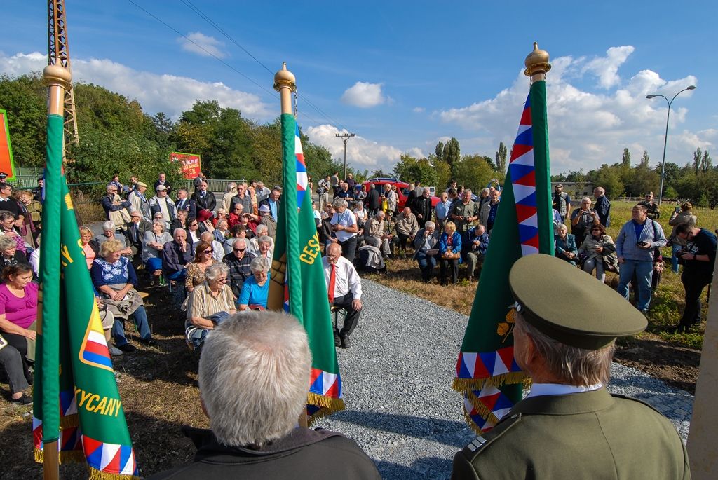 Nový památník připomíná vyhnané občany