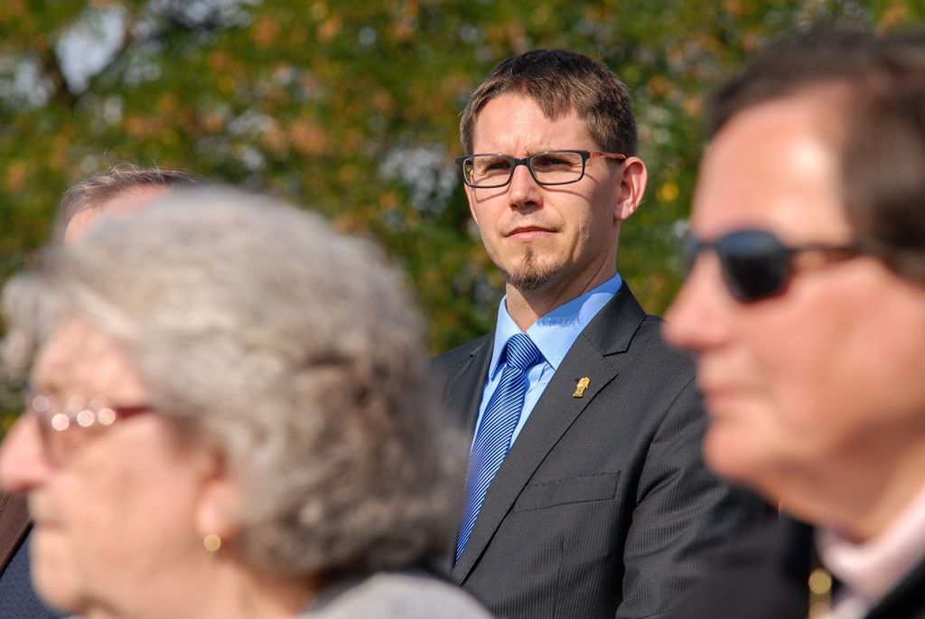 Nový památník připomíná vyhnané občany (foto: M. Pecuch, 22.9.2016)