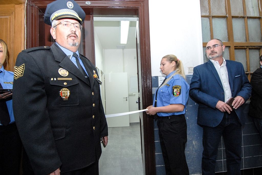 Služebna v centru prošla rekonstrukcí, lepší zázemí nabídne strážníkům i veřejnosti (foto: M. Pecuch, 18.10.2016)