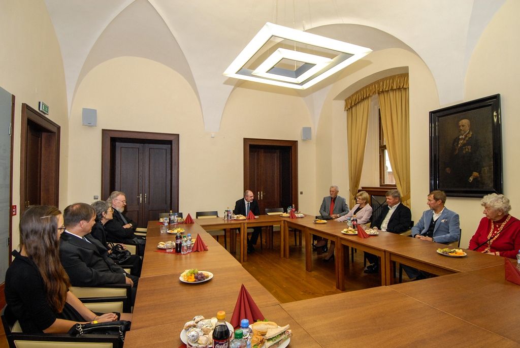 Cenu města Plzně získal tým mladých vědců, dvě osobnosti jsou nově čestnými občany, primátor předal i čtyři pečetě (foto: M. Pecuch, 28.10.2016)