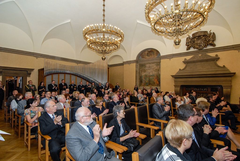 Cenu města Plzně získal tým mladých vědců, dvě osobnosti jsou nově čestnými občany, primátor předal i čtyři pečetě (foto: M. Pecuch, 28.10.2016)