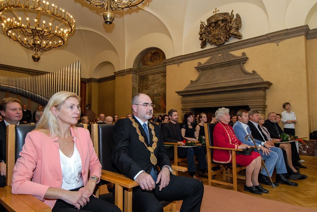 Cenu města Plzně získal tým mladých vědců, dvě osobnosti jsou nově čestnými občany, primátor předal i čtyři pečetě (foto: M. Pecuch, 28.10.2016)