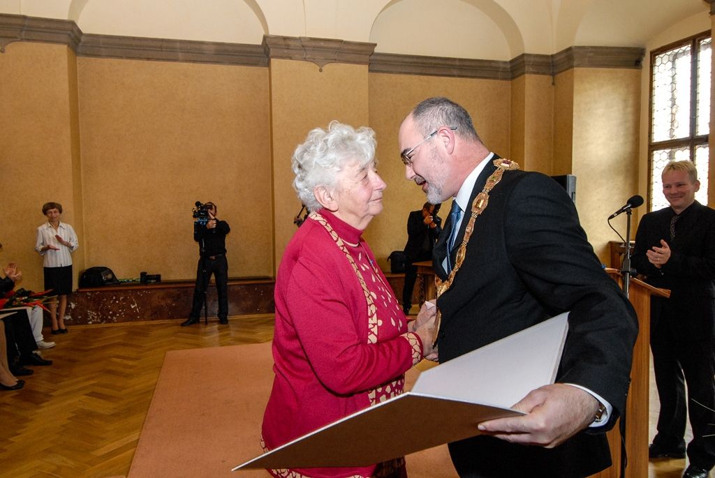 Cenu města Plzně získal tým mladých vědců, dvě osobnosti jsou nově čestnými občany, primátor předal i čtyři pečetě (foto: M. Pecuch, 28.10.2016)