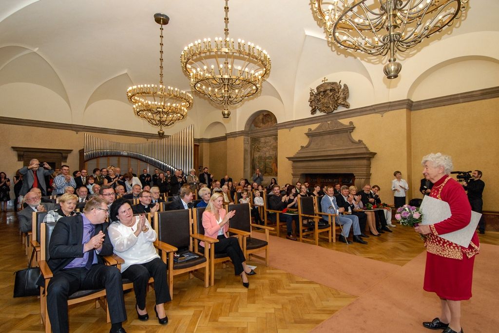 Cenu města Plzně získal tým mladých vědců, dvě osobnosti jsou nově čestnými občany, primátor předal i čtyři pečetě (foto: M. Pecuch, 28.10.2016)